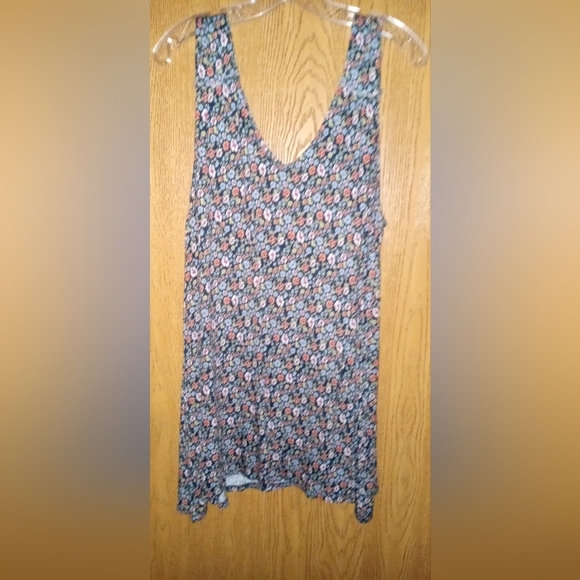 Chelsea Studio Tank - Picture 2 of 3